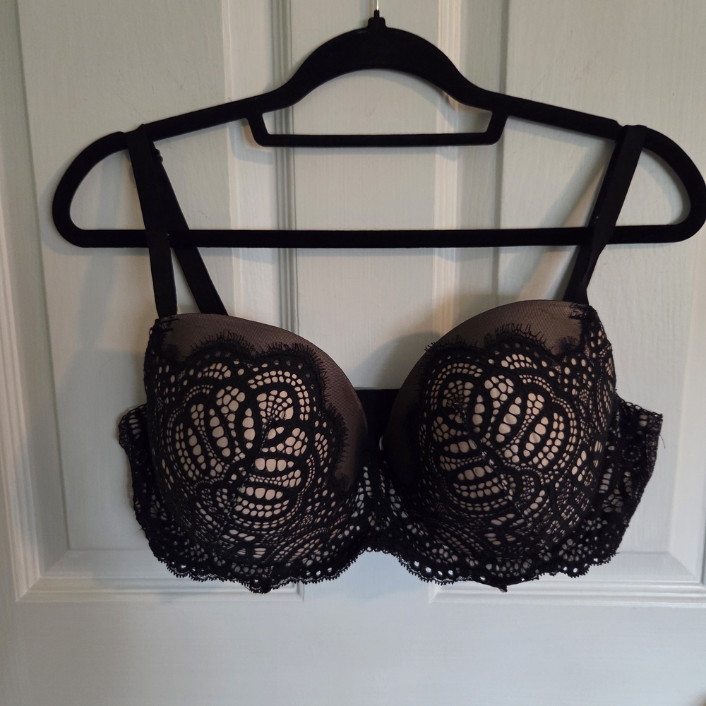 VS 36 DDD Black Lace Push-Up Bra - Women Intimates & Sleepwear